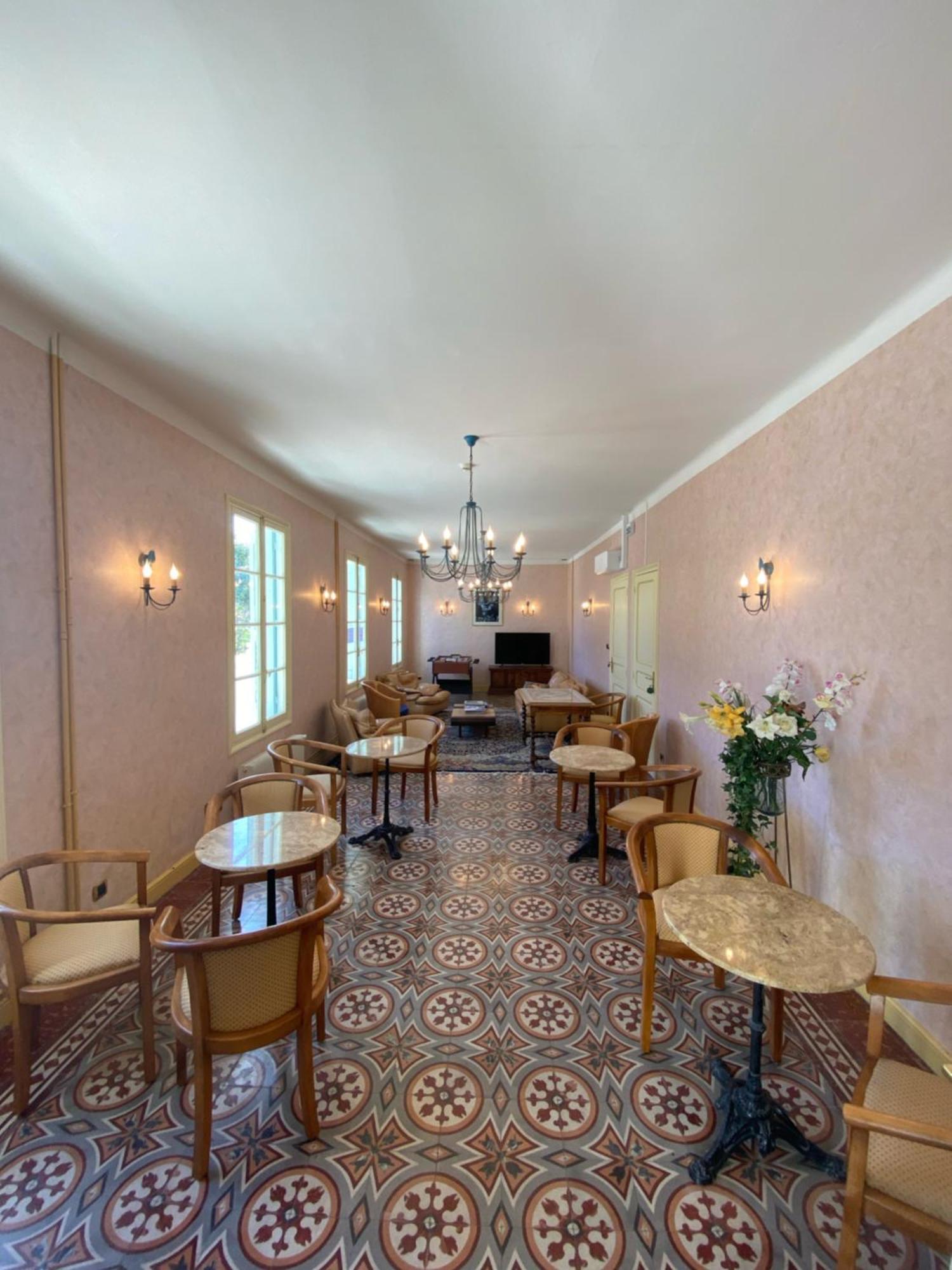 Hotel Le Floreal Le Soler Esterno foto